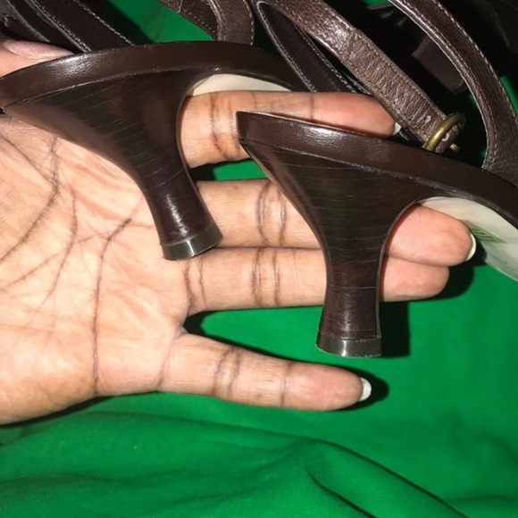 Brown Gianni Bini short heeled pumps in size 8 - Picture 3 of 7